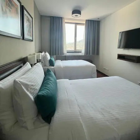 Bosmal Arjaan By Rotana Hotel