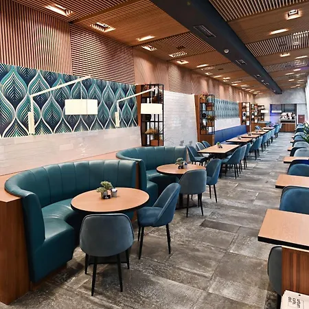 Bosmal Arjaan By Rotana Hotel