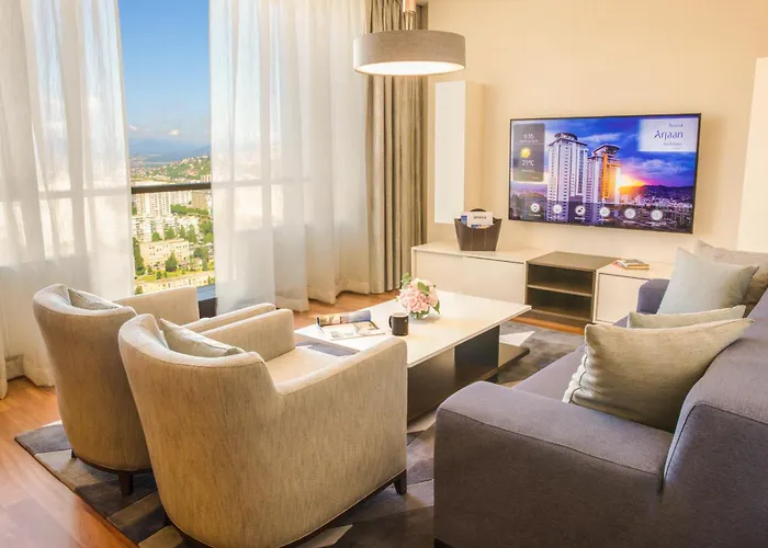 Bosmal Arjaan By Rotana Hotel