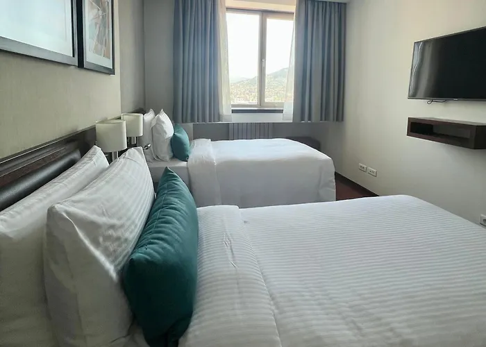 Bosmal Arjaan By Rotana Hotel