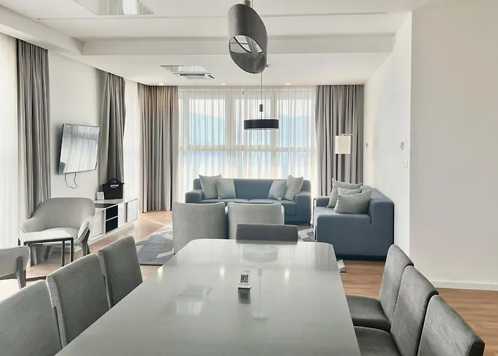 Bosmal Arjaan By Rotana Hotel